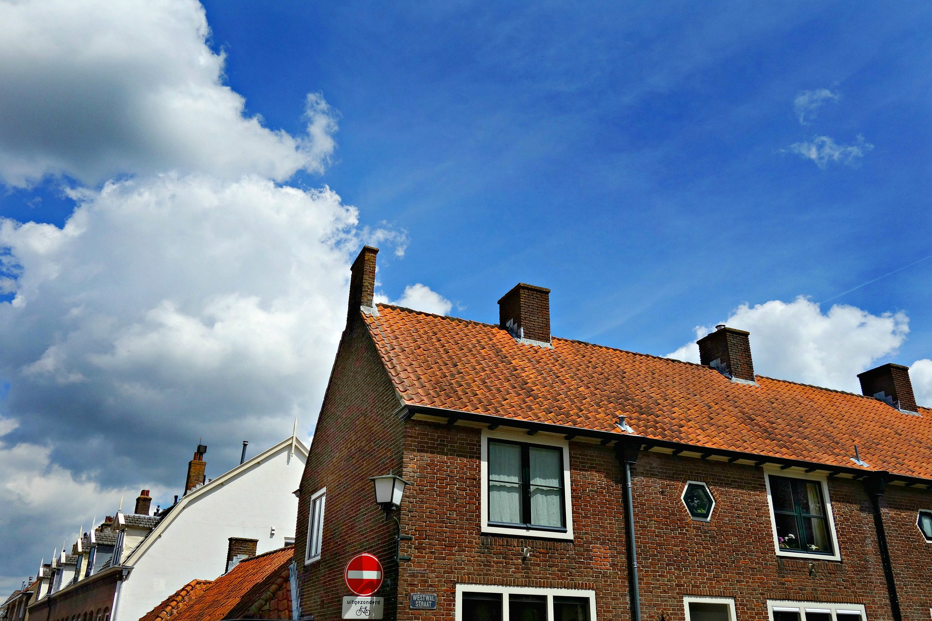 Harde stijging van hypotheekrente laat huizenprijzen nog niet dalen