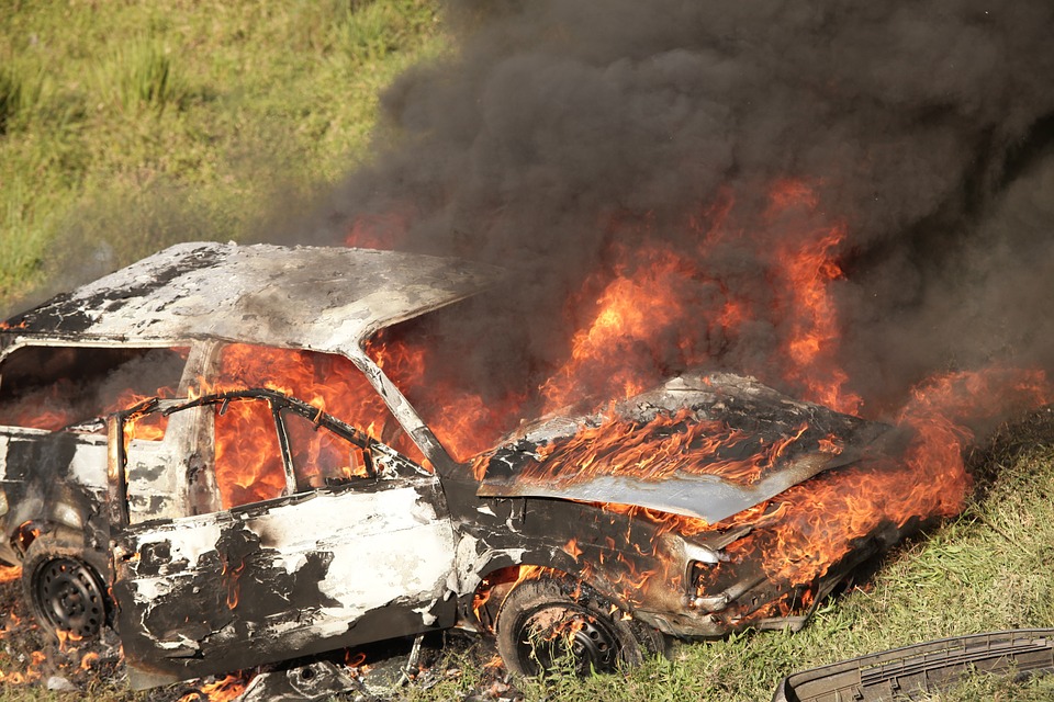 Hoe te verzekeren bij brand of inbraak in auto?