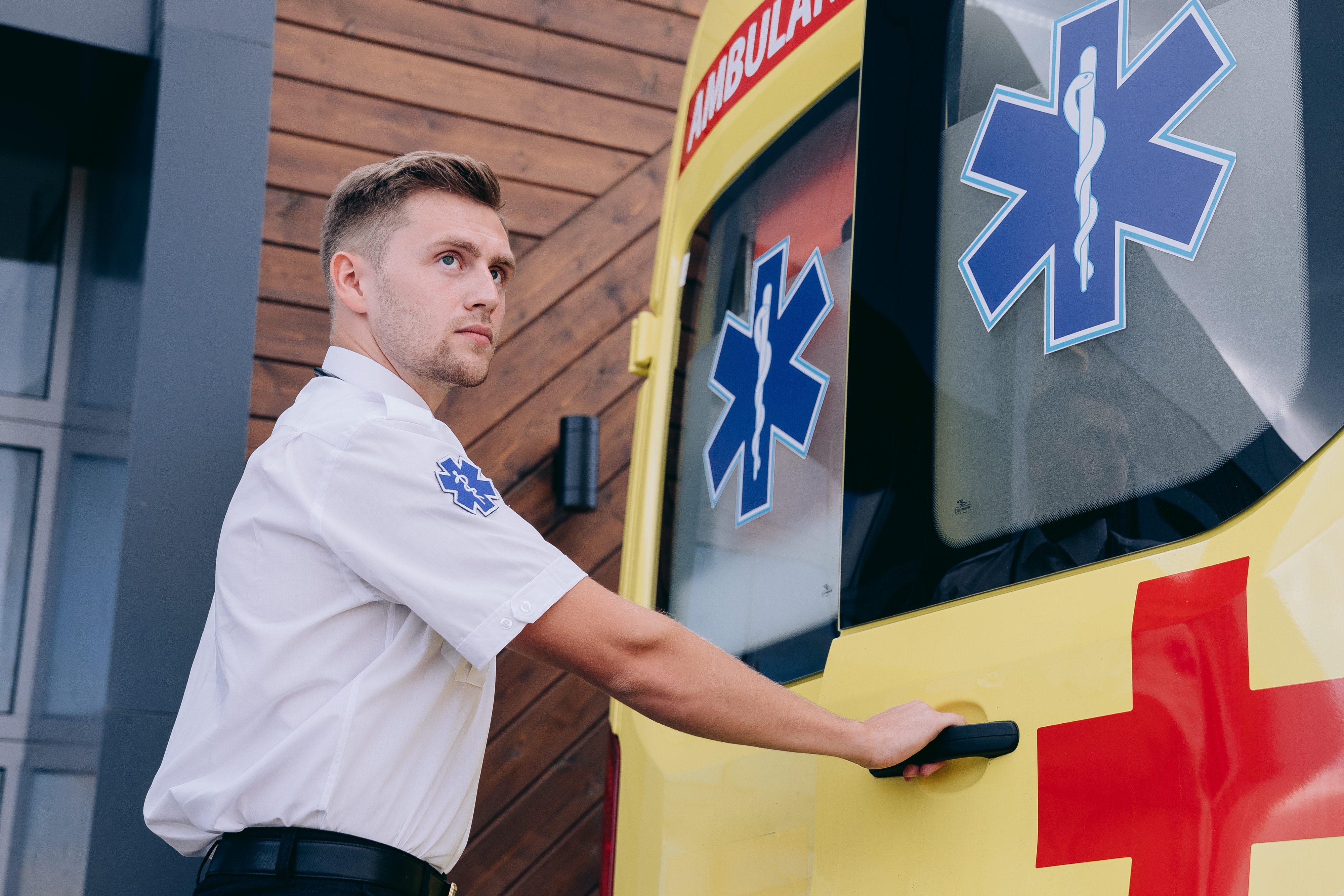 Met de ambulance naar het ziekenhuis, hoeveel kost dat eigenlijk?